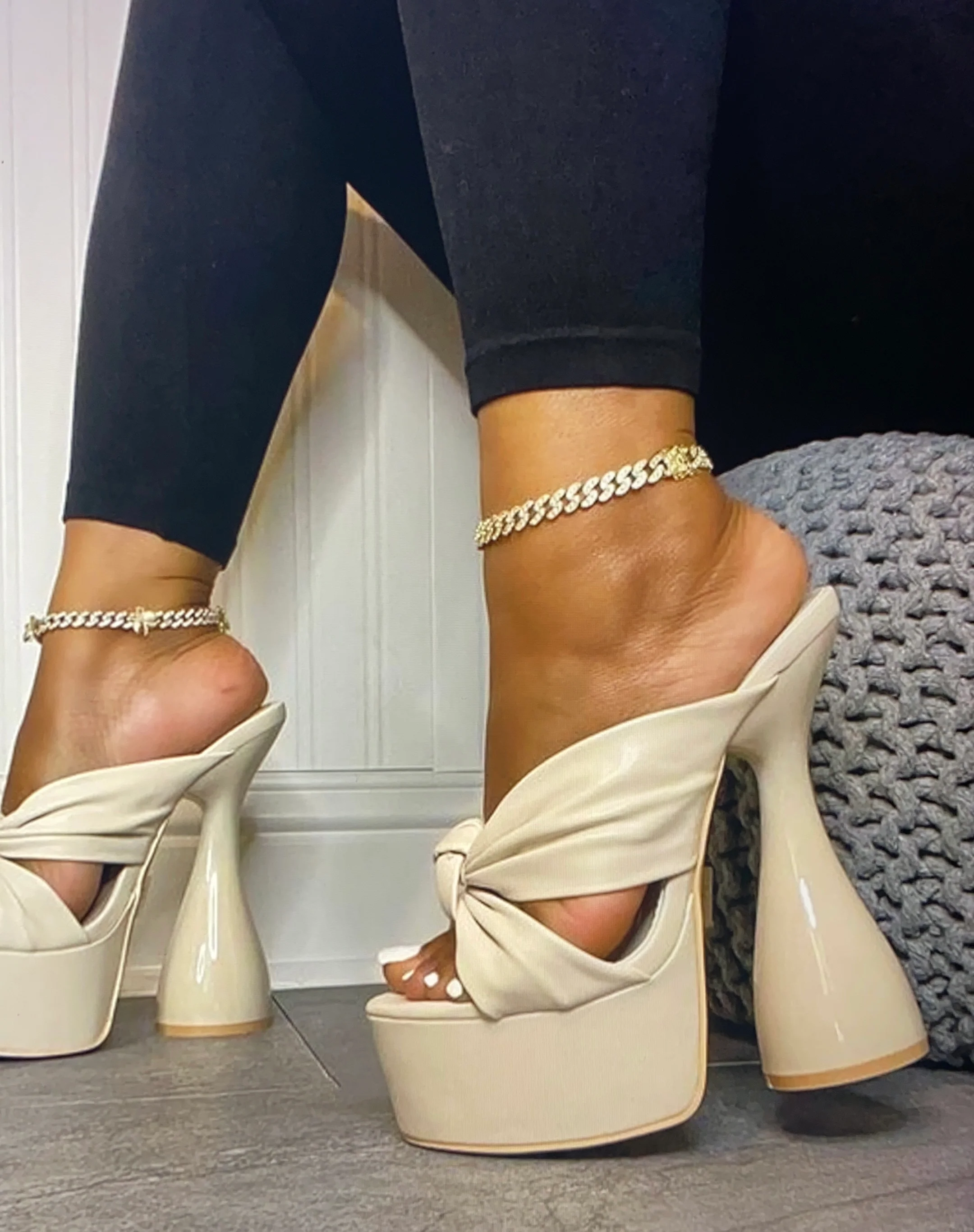 TAKE ME OUT SANDALS - Image 2